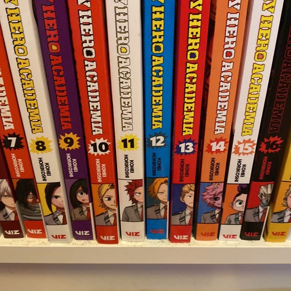 My hero academia books 1-30 & ultra analysis and vigilantes . Total 32 books - Picture 9 of 12